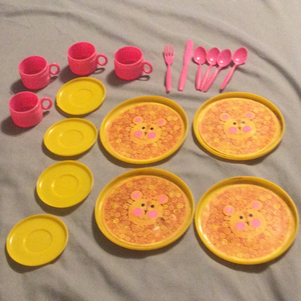 Vintage Merry toy dishes
